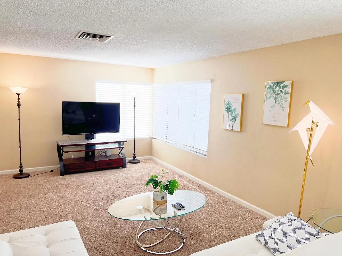 別荘 Perfect 4 Bedroom Home 10 Mins To The Strip ラスベガス